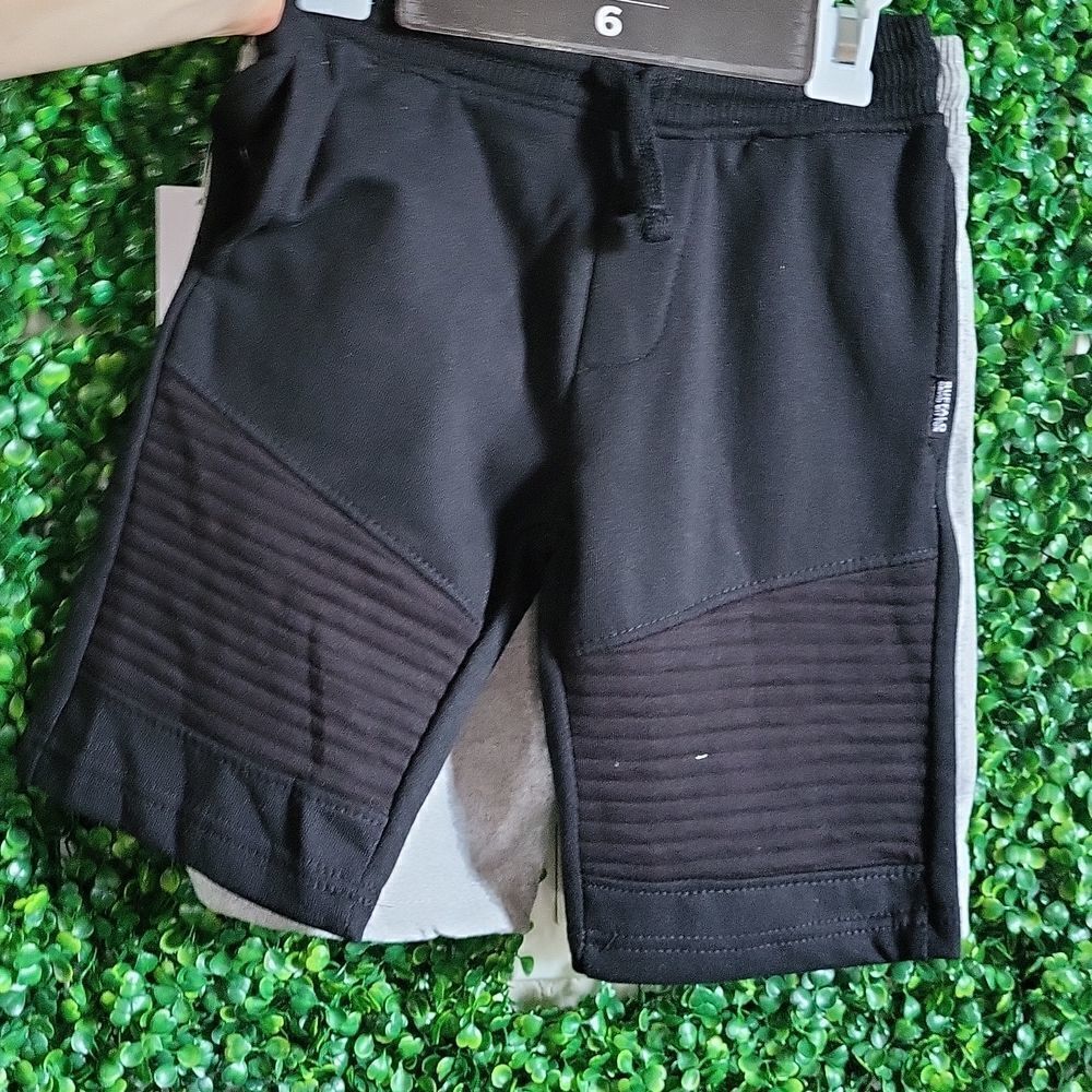 𝅺BOYS 2 pack jogger shorts size 6 - Picture 2 of 4
